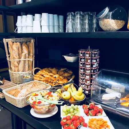 فندق آرت ديكو يورالايل 3*